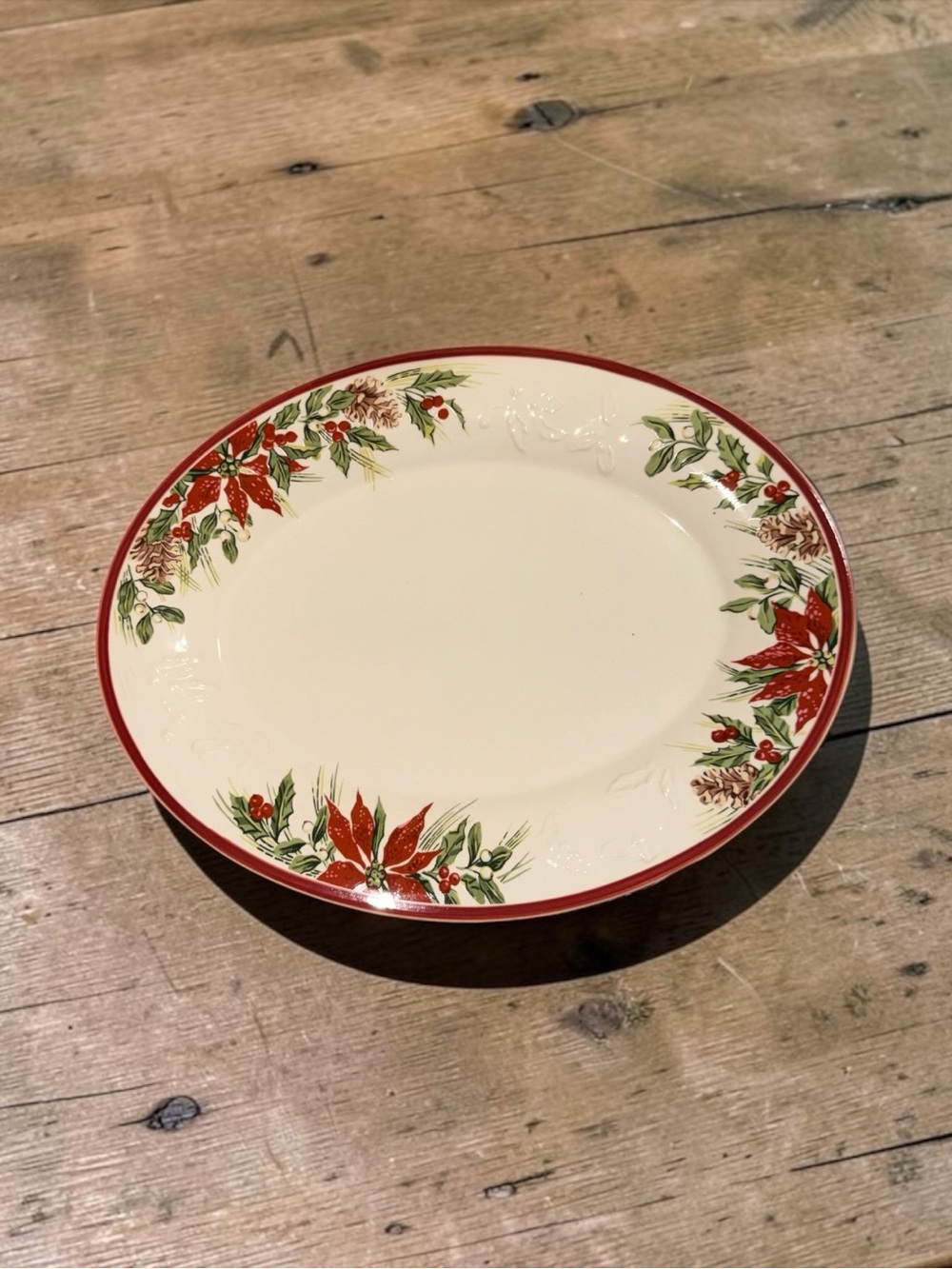 Longaberger Poinsettia Serving Plate in Red, Green & Cream